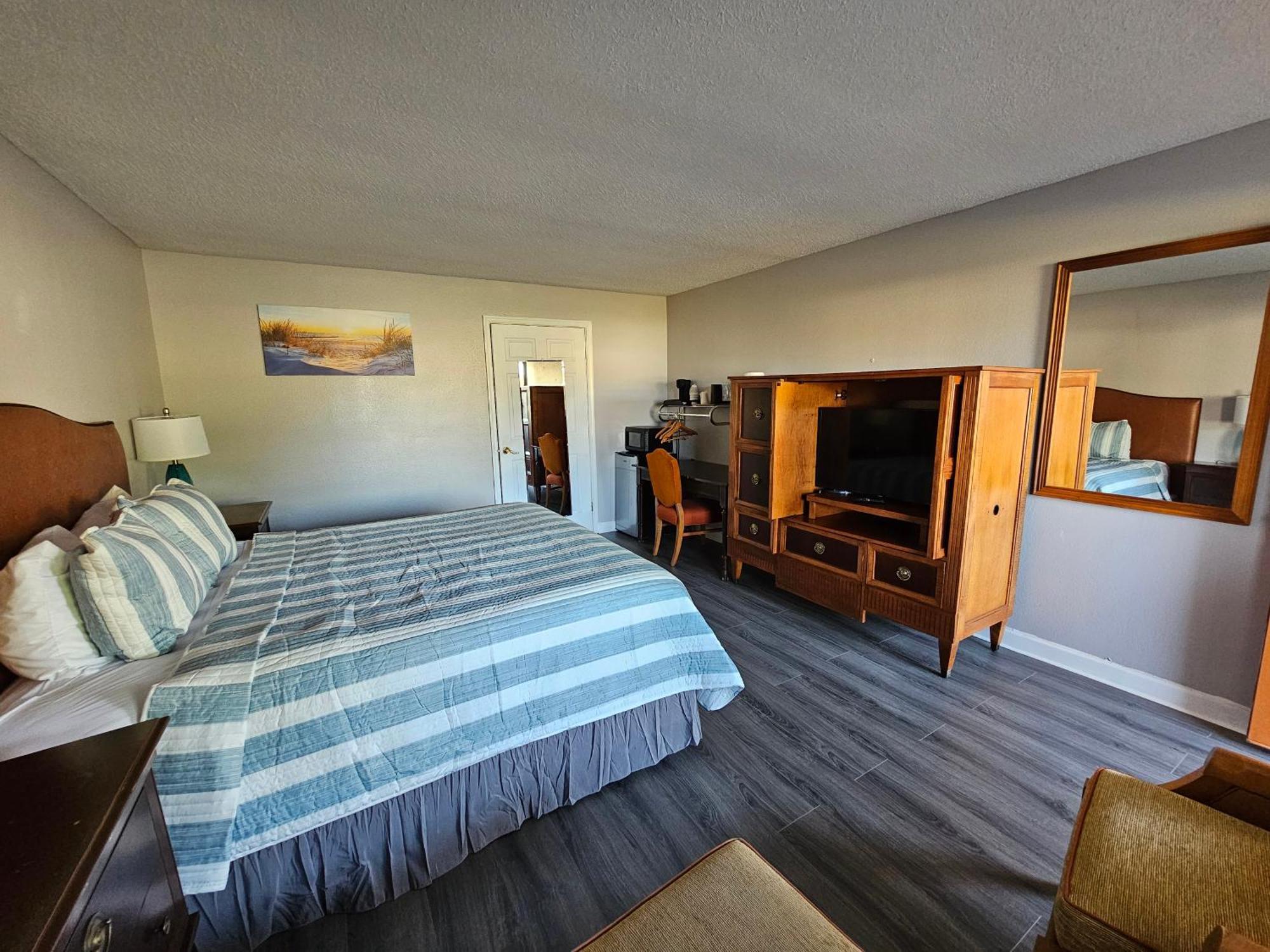 Atlantic Shores Inn And Suites Чинкотиг Экстерьер фото